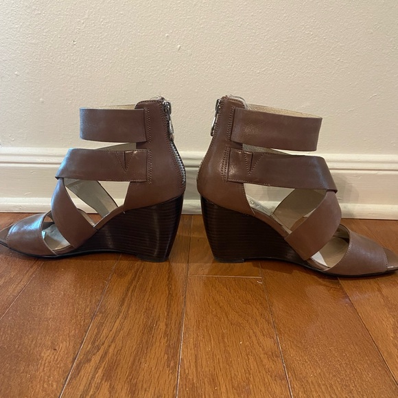 Michael Kors Brown Jenna Wedge - Size 5.5 - Picture 6 of 6